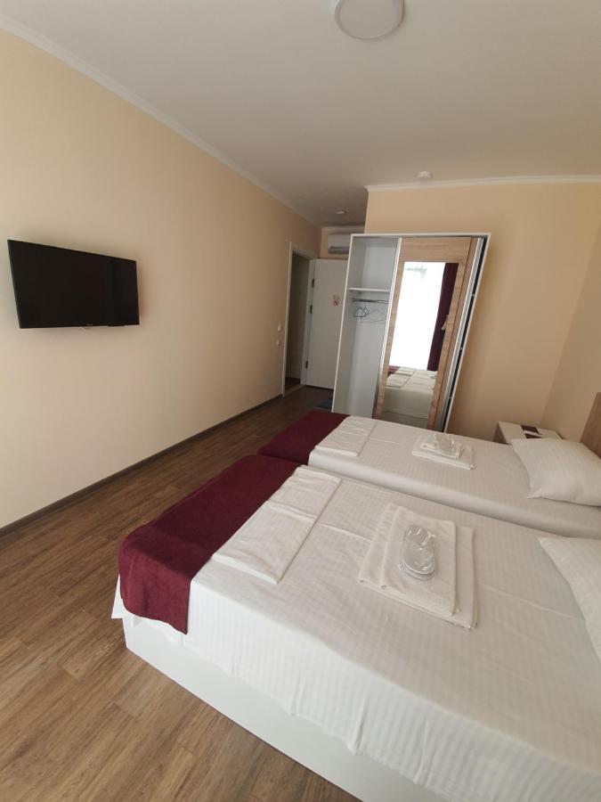Blossom Hotel Batumi Exterior foto
