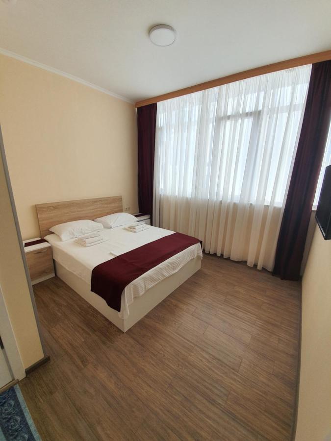 Blossom Hotel Batumi Exterior foto