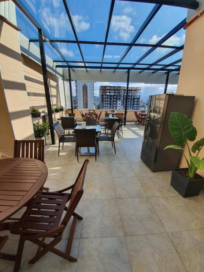 Blossom Hotel Batumi Exterior foto